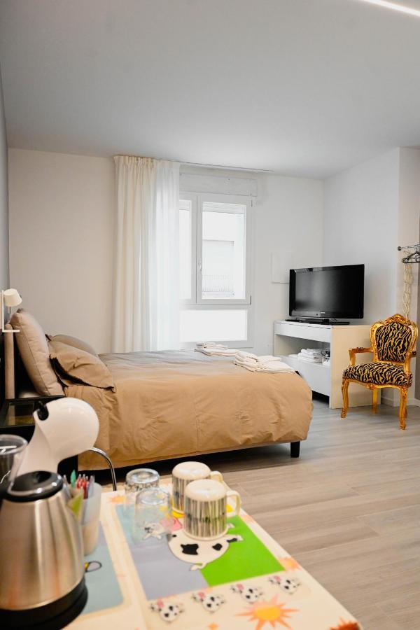 Cozy Studio Downtown Apartment บัสซาโน เดล กรัปปา ภายนอก รูปภาพ